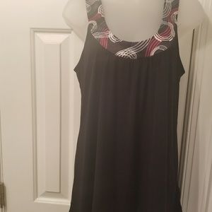 Sleeveless scoopneck w/satin print around neck